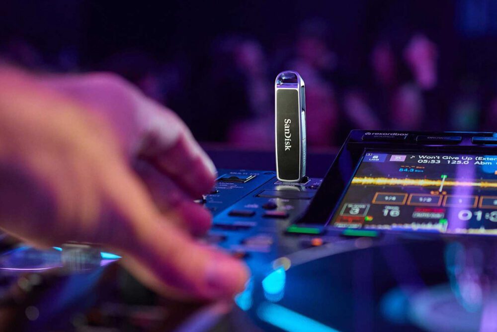 Pioneer-Website-SanDisk-DJ-Flash-Drive